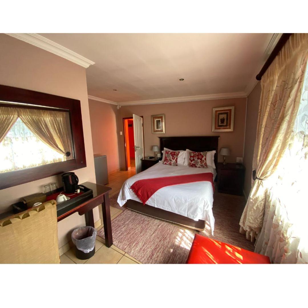 Madlula'S Guesthouse Питърмарицбург Екстериор снимка