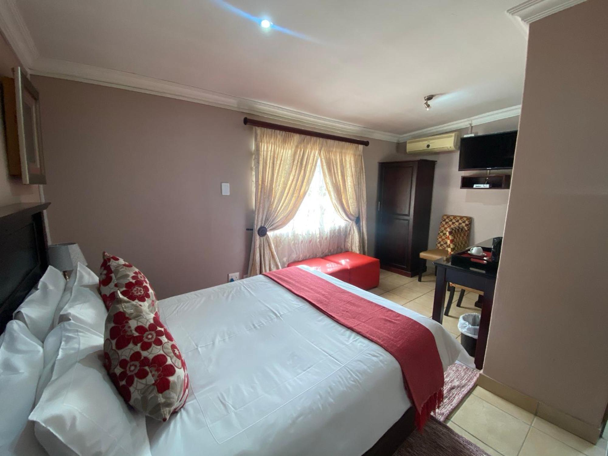 Madlula'S Guesthouse Питърмарицбург Екстериор снимка
